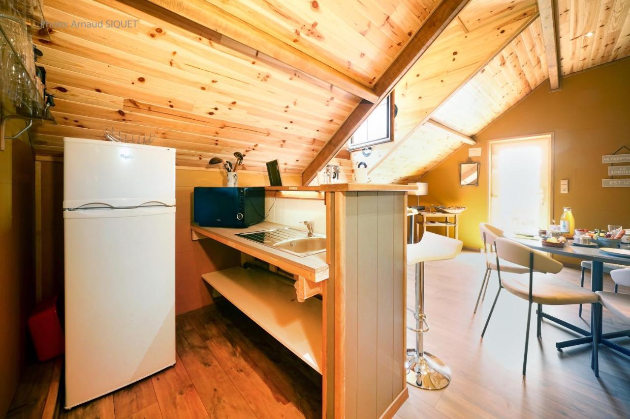 Bed and Breakfast Le Jardin Des Biches Somme-Leuze Esterno foto